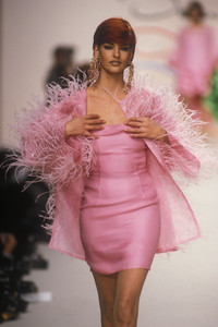 oscar-de-la-renta-ss-1992-10.thumb.jpg.3632827777c6eb8f2b5c0f79abe1467e.jpg