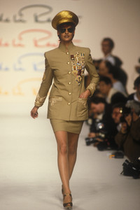 oscar-de-la-renta-ss-1992-3.thumb.jpg.6935c91b0556e6bd56d02b7b33feb544.jpg