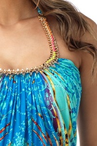 pam_y725-pi_tur_front-detail.jpg