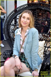 paris-hilton-olivia-culpo-zoeasis-coachella-29.jpg