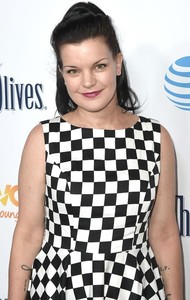 pauley-perrette.thumb.jpg.2e2c32e8066e449530a55af9694cfe28.jpg