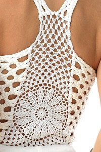 pheakkley_y735-rx_white_back-detail_2.jpg