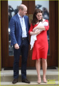 prince-william-jokes-reporters-05.jpg