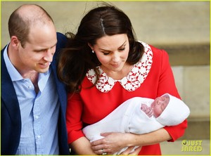 prince-william-jokes-reporters-09.jpg