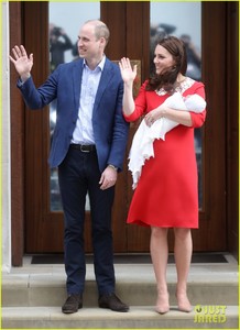 prince-william-jokes-reporters-13.jpg