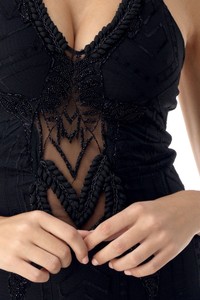 raanan_ab723-ax_black_front-detail.jpg