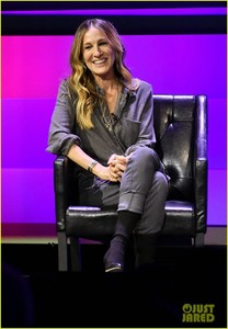 sarah-jessica-parker-tribeca-film-festival-talk-02.jpg