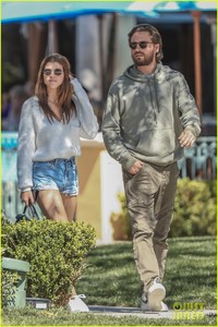 scott-disick-sofia-richie-grab-sushi-for-weekend-lunch-01.jpg