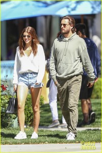 scott-disick-sofia-richie-grab-sushi-for-weekend-lunch-05.jpg