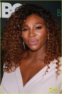 serena-williams-gets-tons-of-support-at-being-serena-premiere-10.JPG