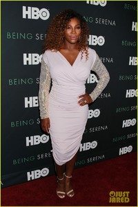 serena-williams-gets-tons-of-support-at-being-serena-premiere-14.JPG