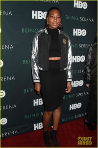serena-williams-gets-tons-of-support-at-being-serena-premiere-25.JPG