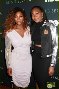 serena-williams-gets-tons-of-support-at-being-serena-premiere-26.JPG