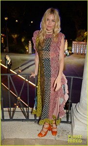 sienna-miller-joins-royals-at-formula-e-gala-dinner-in-rome-02.jpg