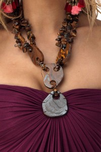 signia_ac726-rx_burgundy_front-detail.jpg