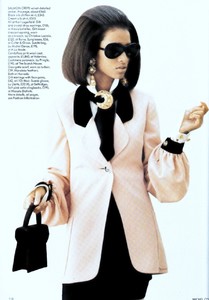 uk_vogue_aug_1990_5.thumb.jpg.2d58f7c01d49c86d9c766b107cb58e9a.jpg