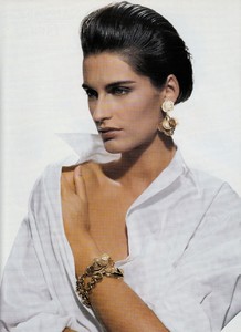 uk_vogue_mar_1989_24.thumb.jpg.b890fa6bdec68ec4f936af48b4e01e44.jpg