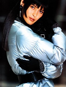 us_elle_nov_1986_19.thumb.jpg.9d43ef9f9ecf0bf3b4671a2fa0d05e49.jpg