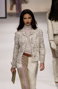 valentino-fw-2000-1.thumb.jpg.61f44ca727a9aeb0796f1af795289de7.jpg