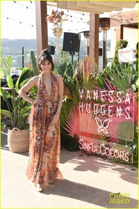 vanessa-hudgens-sinful-colors-launch-party-06.jpg