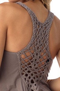varden_y904-rx_taupe_back-detail.jpg