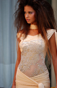 versace-hc-fw-2003-21.thumb.jpg.a9b6a8c0e7f69887e8e6f4707c20952c.jpg