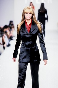 vivienne-tam-fw-1995-1.thumb.jpg.917dbaa54c0d149c9442ebe691315a06.jpg