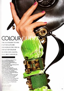 vogue_uk_aug_1989_40.thumb.jpg.a35b9b2b95df3bddc4795e651d8e7bae.jpg