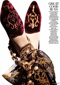 vogue_uk_oct_1989_71.thumb.jpg.111e6b425e33c1df3607d25ae84ac9e0.jpg