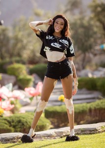 winnie-harlow-festival-kick-off-brunch-at-coachella-2018-2.jpg