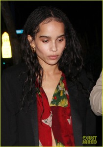zoe-kravitz-john-mayer-more-stars-check-out-a-show-in-weho-06.jpg