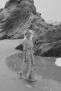 00003-lisa-marie-fernandez-vogue-ss18-pr.thumb.jpg.094400425ffbd6ba46764add5212c269.jpg