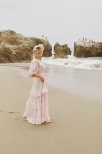 00010-lisa-marie-fernandez-vogue-ss18-pr.thumb.jpg.808ab83958e7e91c11383ec9106a6d5a.jpg