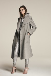 00010-ralph-lauren-vogue-pre-fall-2018-pr.thumb.jpg.c8cc4aca785aff28326c3d2ba361150b.jpg