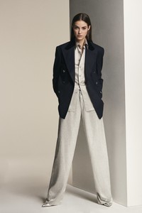 00015-ralph-lauren-vogue-pre-fall-2018-pr.thumb.jpg.6286fb6587eaa27e946c15709d9a25c3.jpg