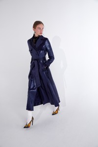 00016-just-cavalli-vogue-pre-fall-2018-pr.thumb.jpg.b6a321a77e039f216d3f1b71c139899f.jpg