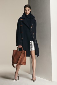 00017-ralph-lauren-vogue-pre-fall-2018-pr.thumb.jpg.fd669d9a250d46a40270a5f249c1570a.jpg