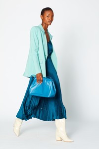 00019-tibi-vogue-resort-2019-pr.thumb.jpg.abf87c97e6cd3e8d7ad3a0966ffaa3d4.jpg