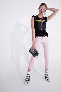 00024-just-cavalli-vogue-pre-fall-2018-pr.thumb.jpg.4fa142d9863579034b9dcbc191366548.jpg
