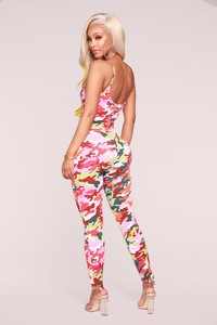 05-07-18_Studio_3RAINBOW_JUMPSUIT0499_e81ae4ff-edbd-417d-a876-ce872ddef7b8.jpg