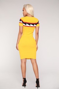 05-07-18_Studio_3_DI1213_Yellow0102_CC.JPG
