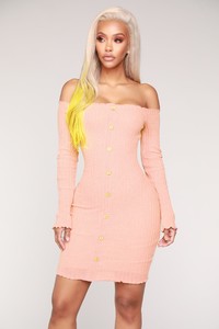 05-08-18_Studio_3D2988_Pink1126.JPG
