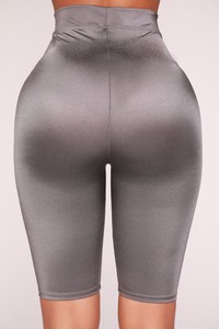 05-08-18_Studio_3TBS30012_Charcoal0690.JPG