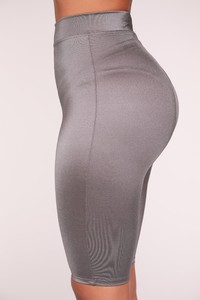 05-08-18_Studio_3TBS30012_Charcoal0692.jpg