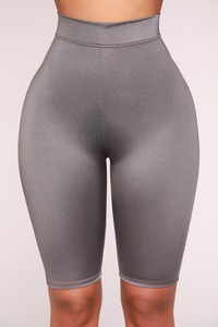 05-08-18_Studio_3TBS30012_Charcoal0694.JPG