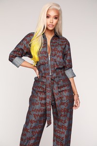 05-08-18_Studio_3nNAVY_JUMPSUIT1156.jpg