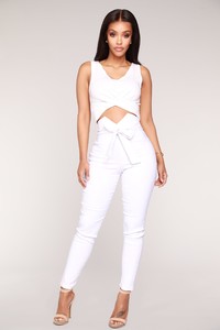 05-09-18_Studio_39030_White1701.jpg
