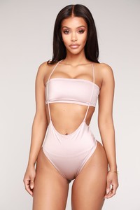 05-09-18_Studio_3TBS30011_Blush1515.jpg