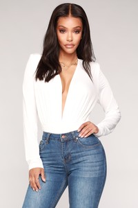 05-10-18_Studio_34732BK_Ivory1917.JPG