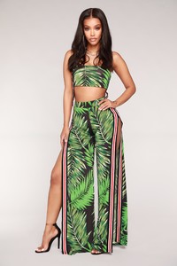 05-10-18_Studio_3FN90104_BlackGreen2060.jpg